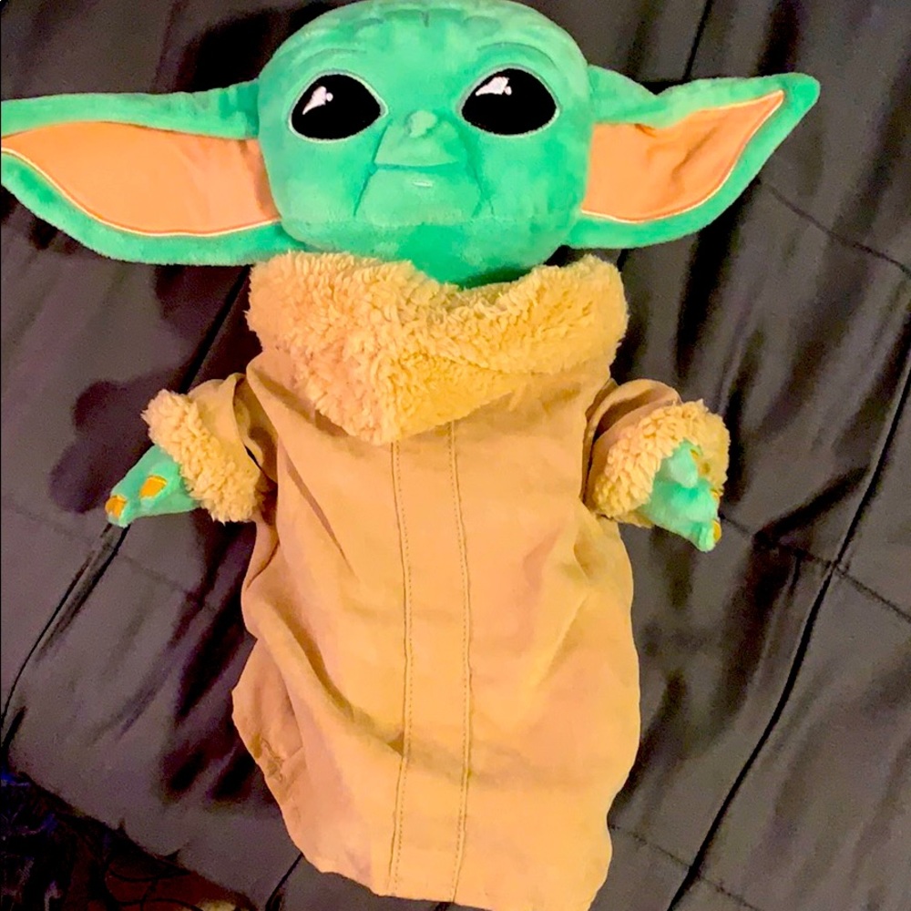 Baby Yoda Plushie